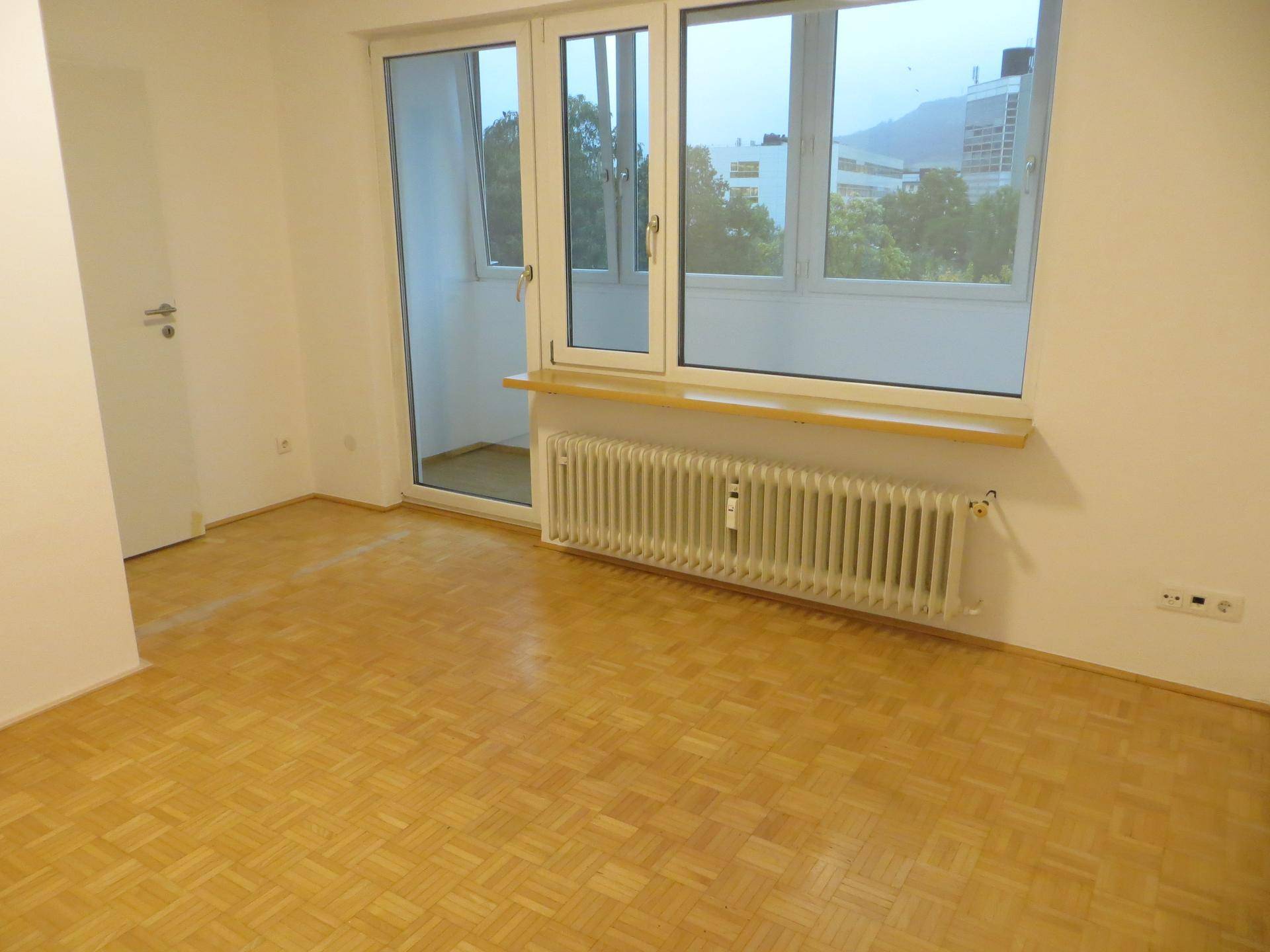 IBK-Hötting: Anlegerobjekt in UNI Nähe! Sanierte 3er Studenten WG-WHG mit 67m² Wnfl, Balkon und Keller! - Ansicht 2