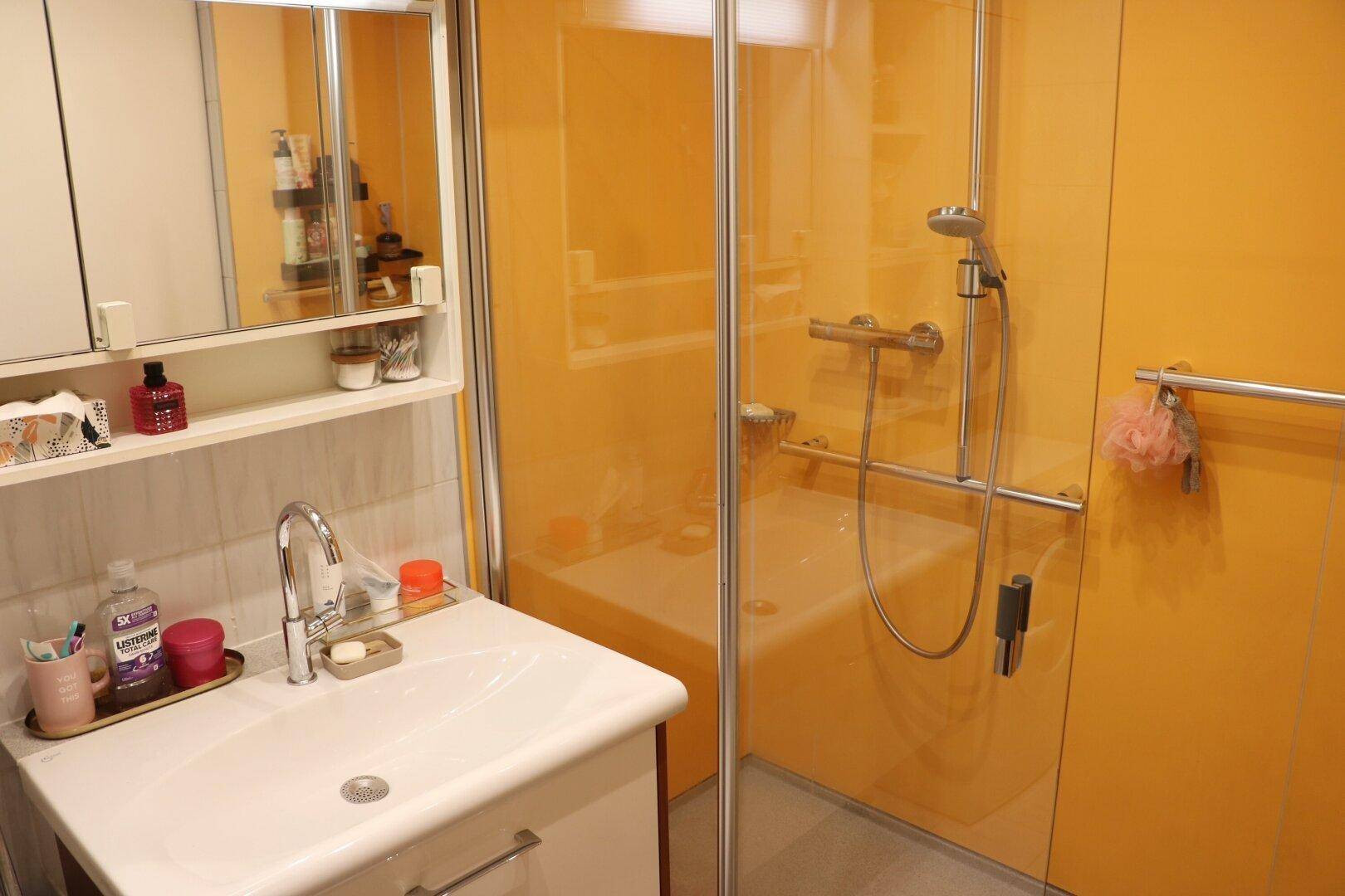 Bad mit Dusche