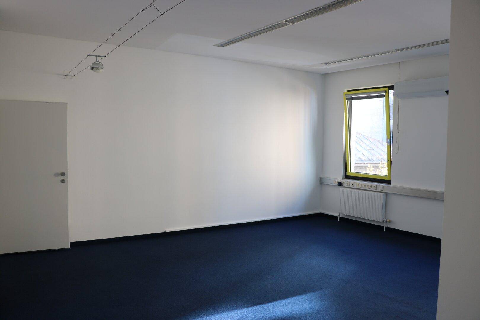 Geräumige Bürofläche 123 qm im 1. OG - Nähe Landhausplatz – pohled 3