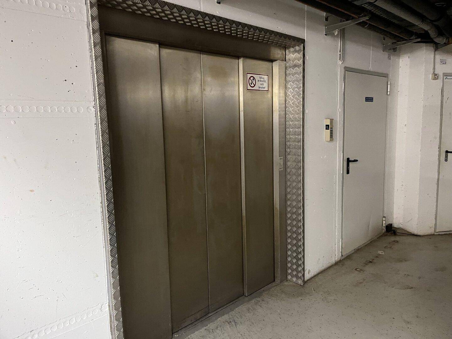 Lift zum Lager
