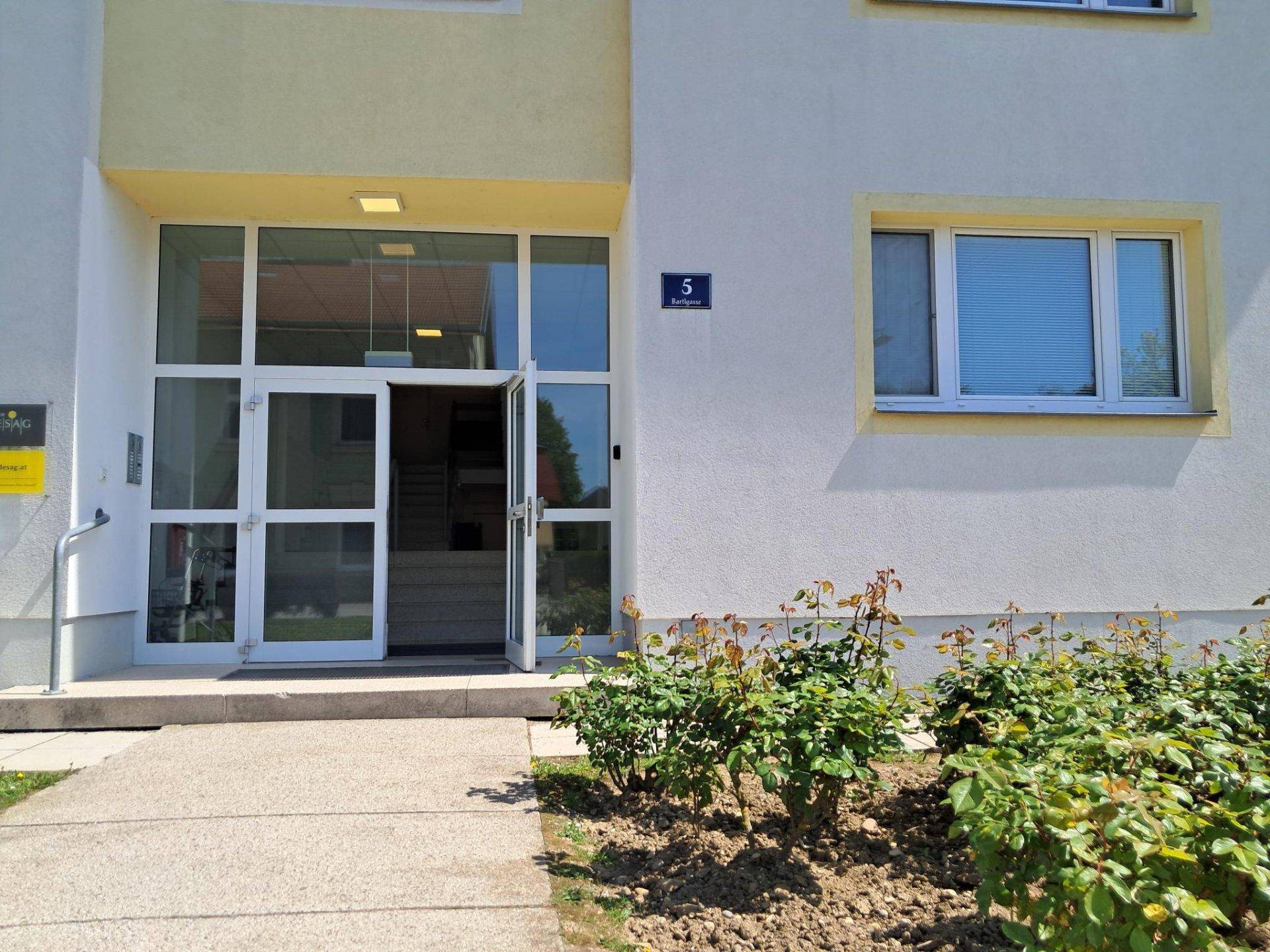 16313713586adab415bd5eb5.93656702