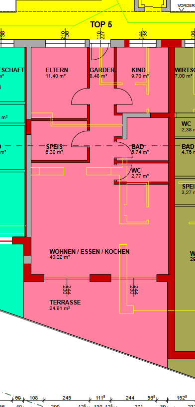 Detaillierter Grundriss der Wohnung Top 5 mit offenem Wohnbereich und großer Terrasse.