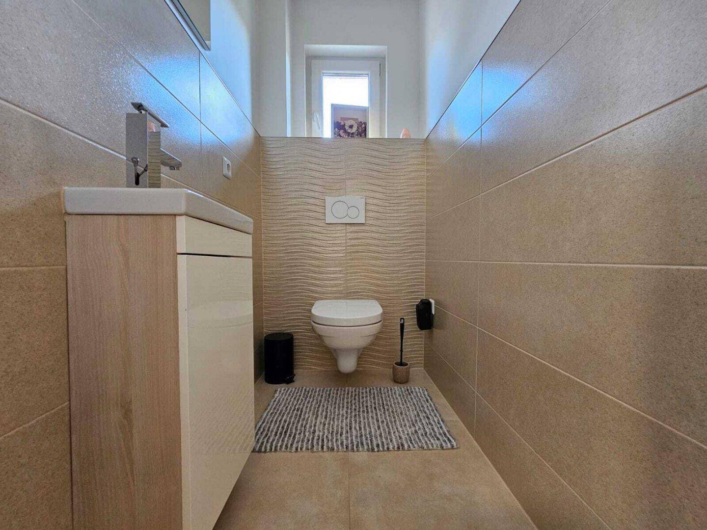 WC mit Fenster