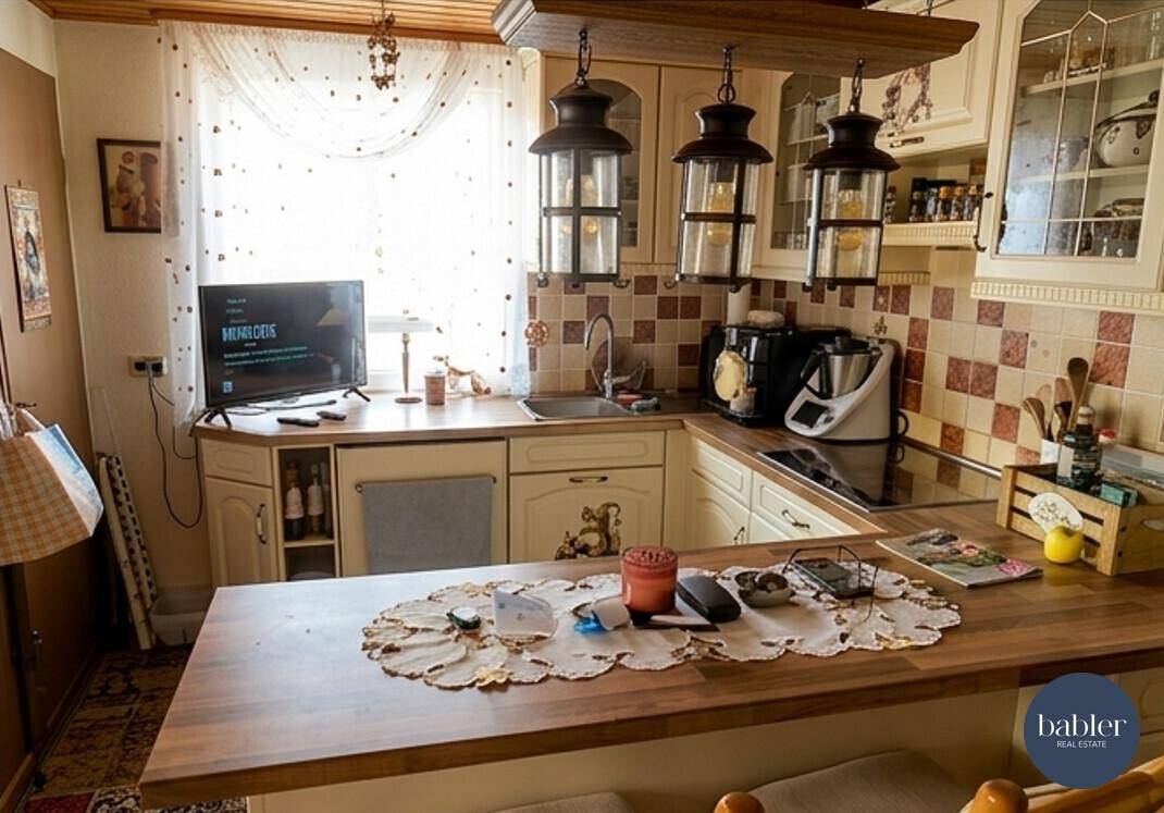 Großzügiges Wohnhaus mit zwei Wohneinheiten, idyllischem Garten und Pool in Ruhelage von Trumau | ca. 237 m² Nutzfläche - Ansicht 2