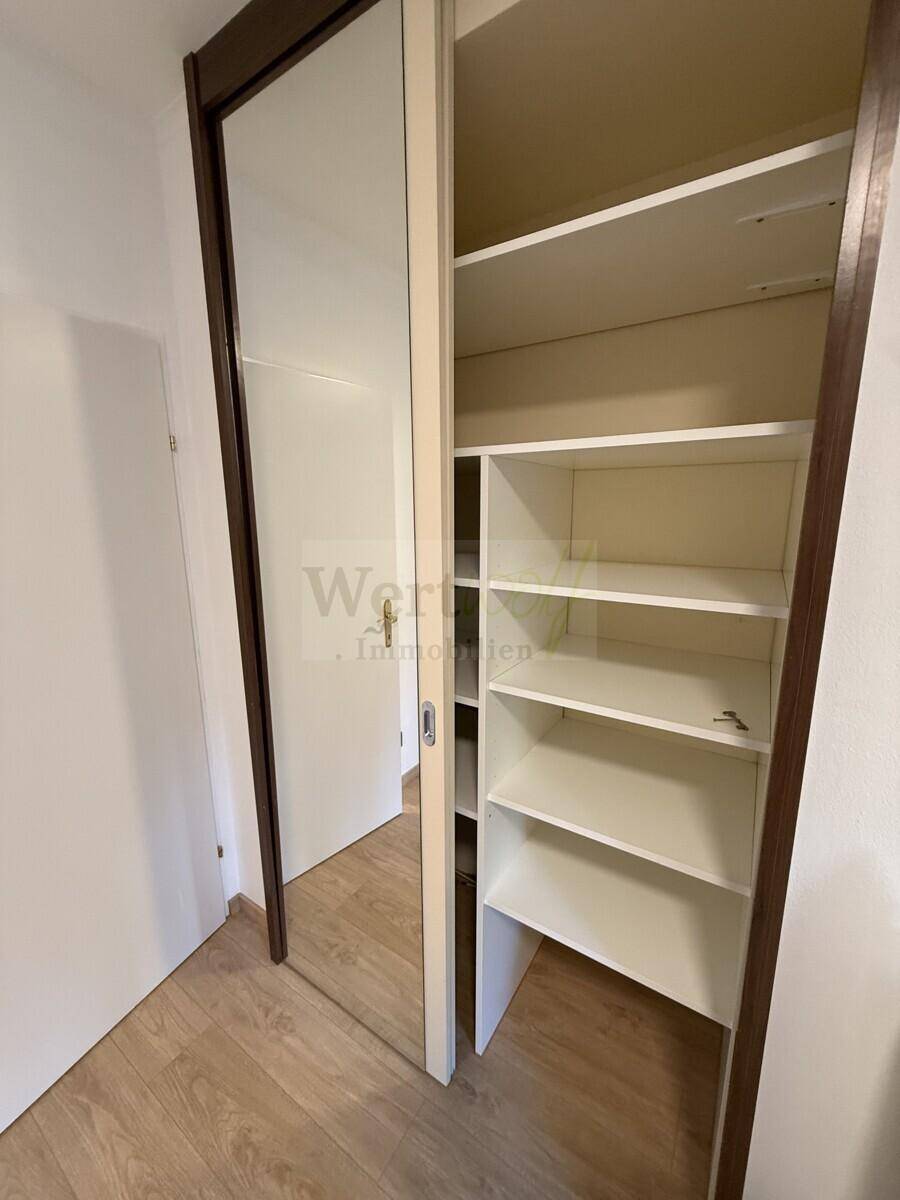 Zimmer 2 Schrank