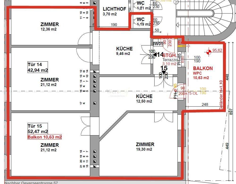 Grundrissplan einer Wohnung mit mehreren Zimmern, zwei WCs und einem Balkon.