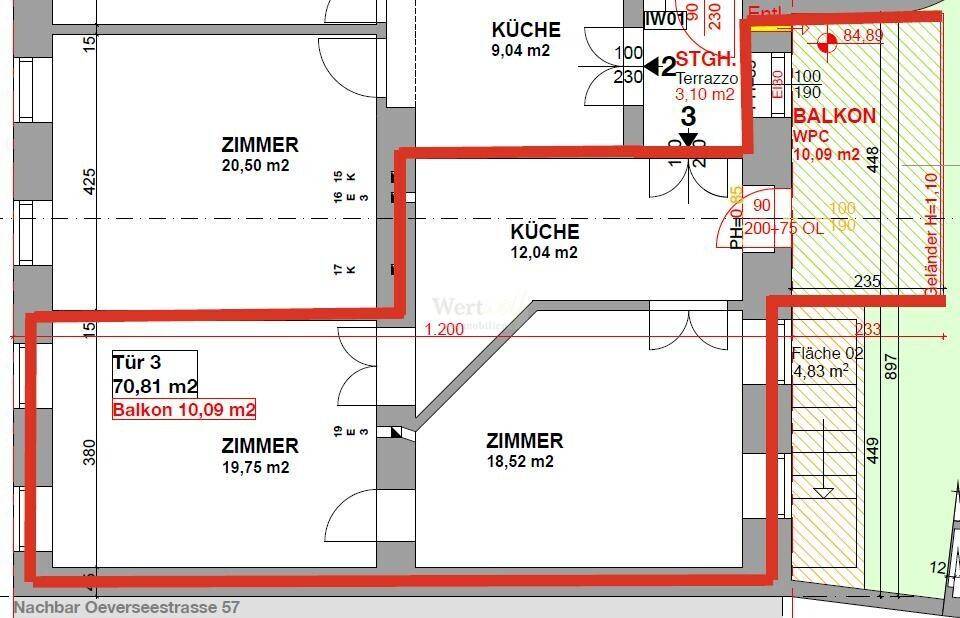 Grundrissplan einer Wohnung mit zwei Küchen, mehreren Zimmern und Balkonen.