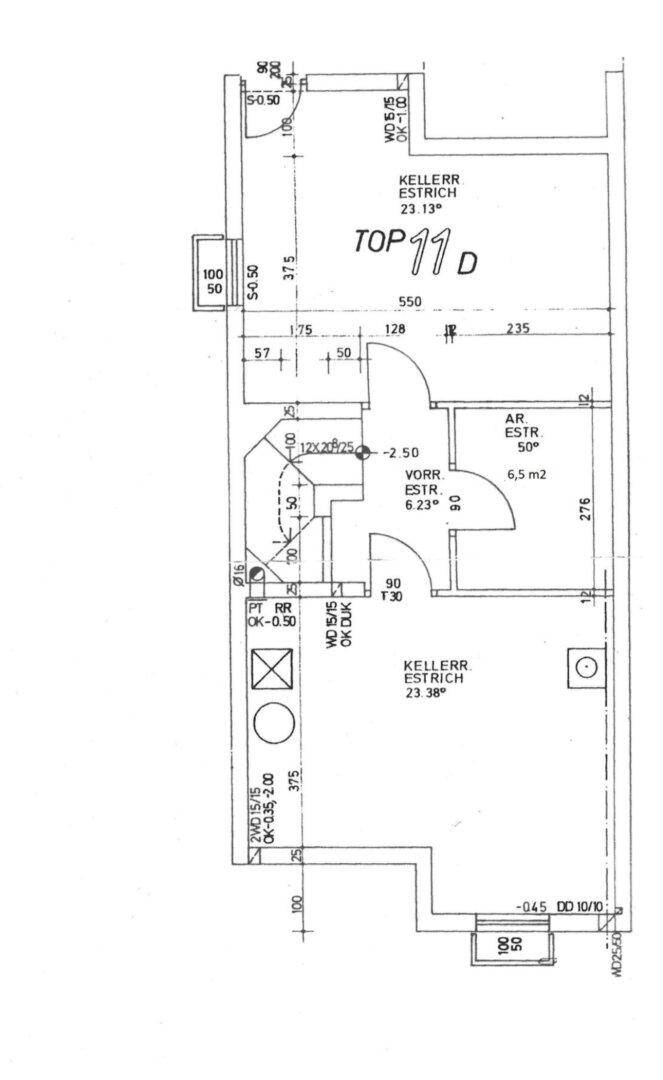 Grundriss des Kellergeschosses mit mehreren Kellerräumen und Abstellflächen.