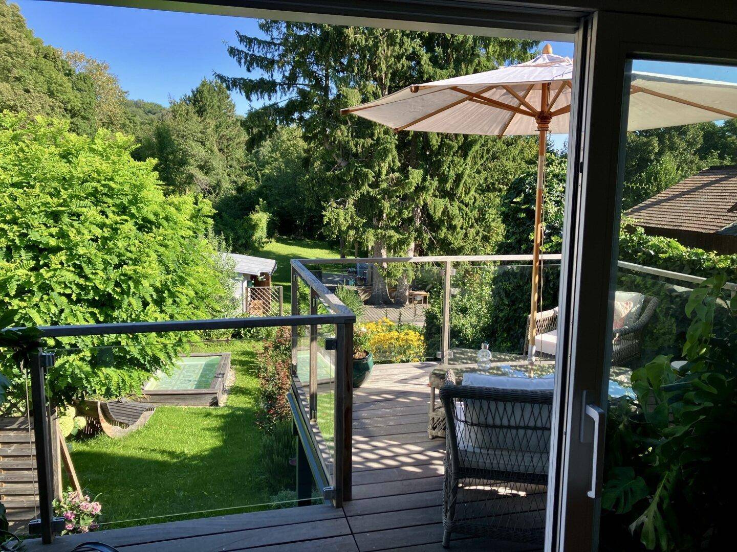 EINZIGARTIGES LIEBHABEROBJEKT! Entzückendes, generalsaniertes "Winzerhaus" am Gießhübl mit traumhaftem Garten, Carport, Wintergarten, Terrasse, Weinkeller, Gartenhaus (um 95 m² erweiterbar), Salettl, uvm. - Widok 2