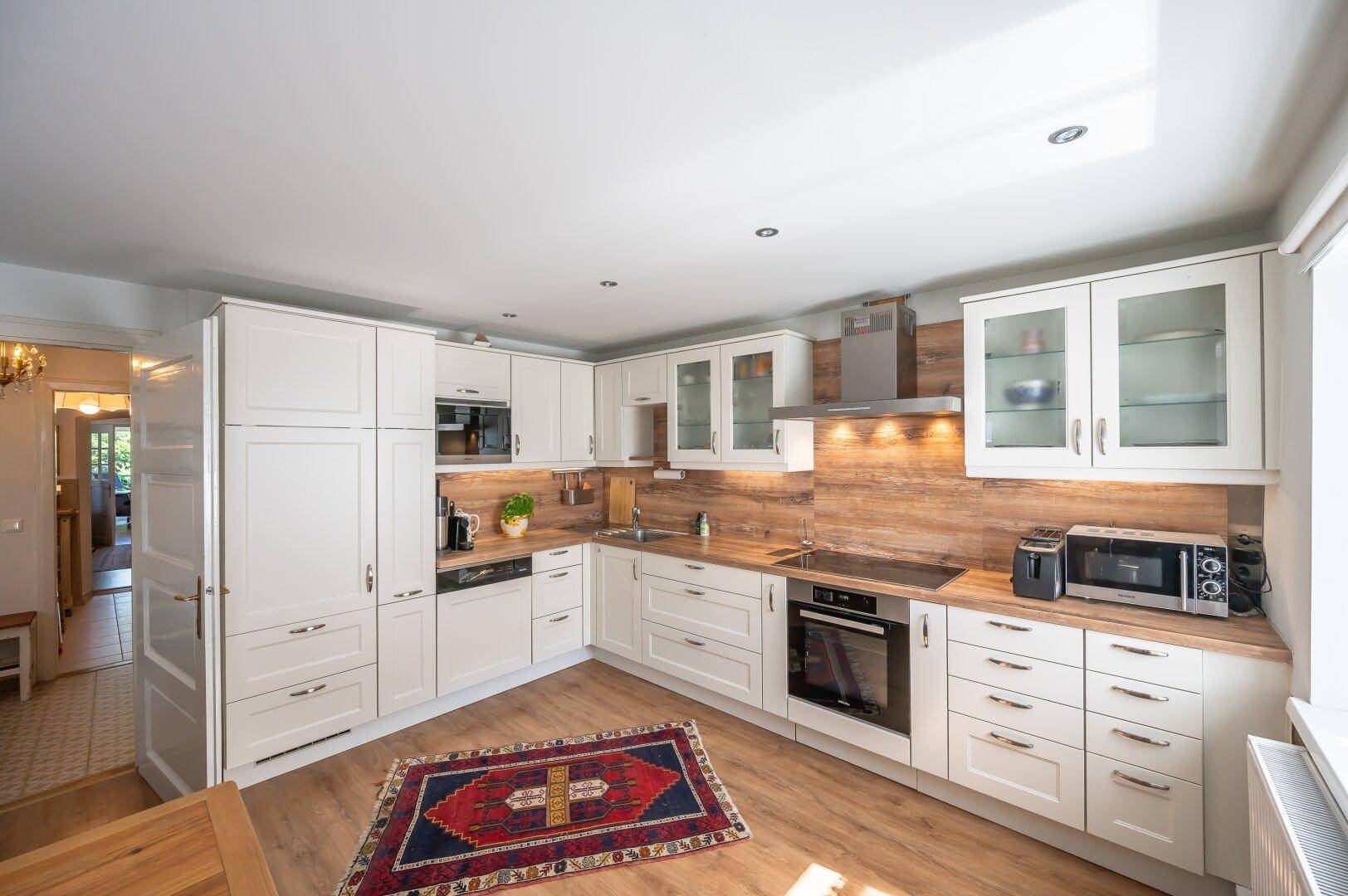 Moderne Küche mit MIELE Geräten