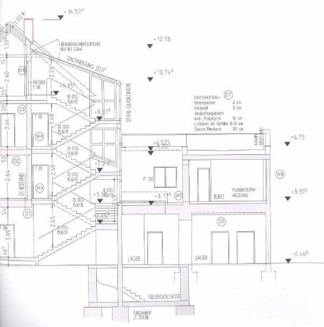 Gebäudeschnitt A-A zeigt die vertikale Struktur des Hauses mit Keller und Dach.
