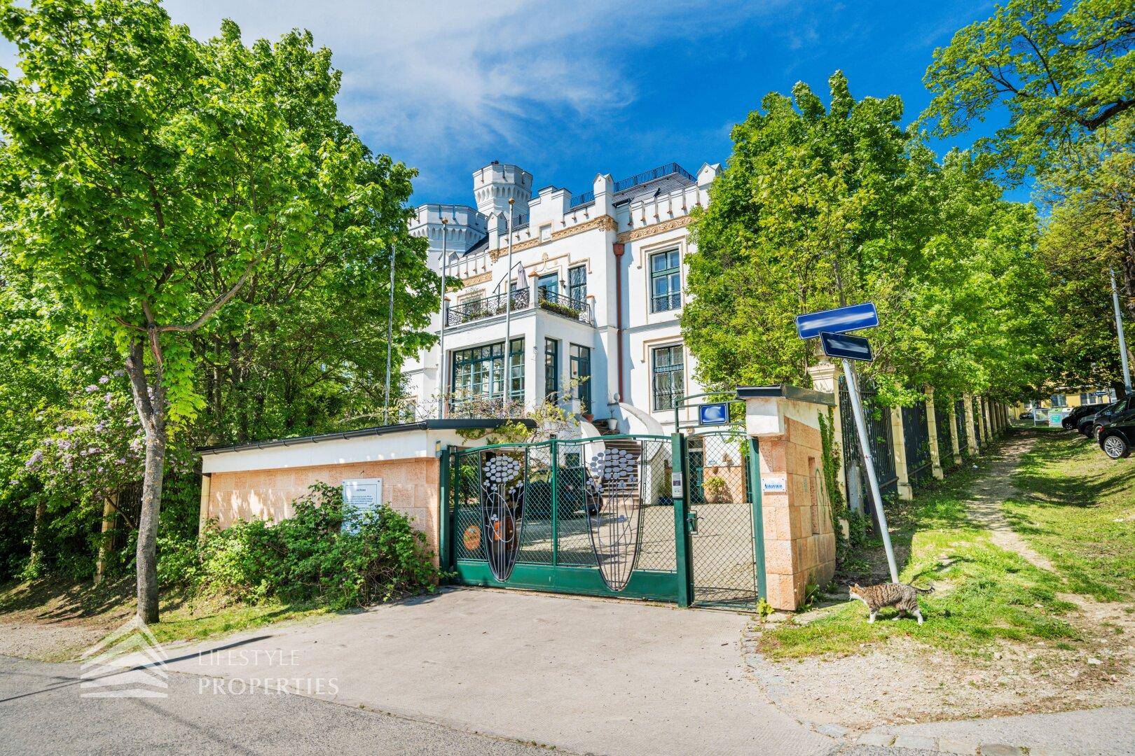Einzigartige 14-Zimmer Villa mit Pool und Dachterrasse, Nähe Wilhelminenschloss – pohled 2