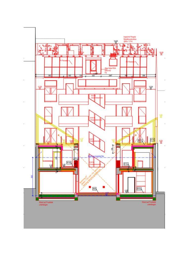 Architektonischer Schnittplan eines modernen Gebäudes mit mehreren Etagen, großen Fenstern und Balkonen.