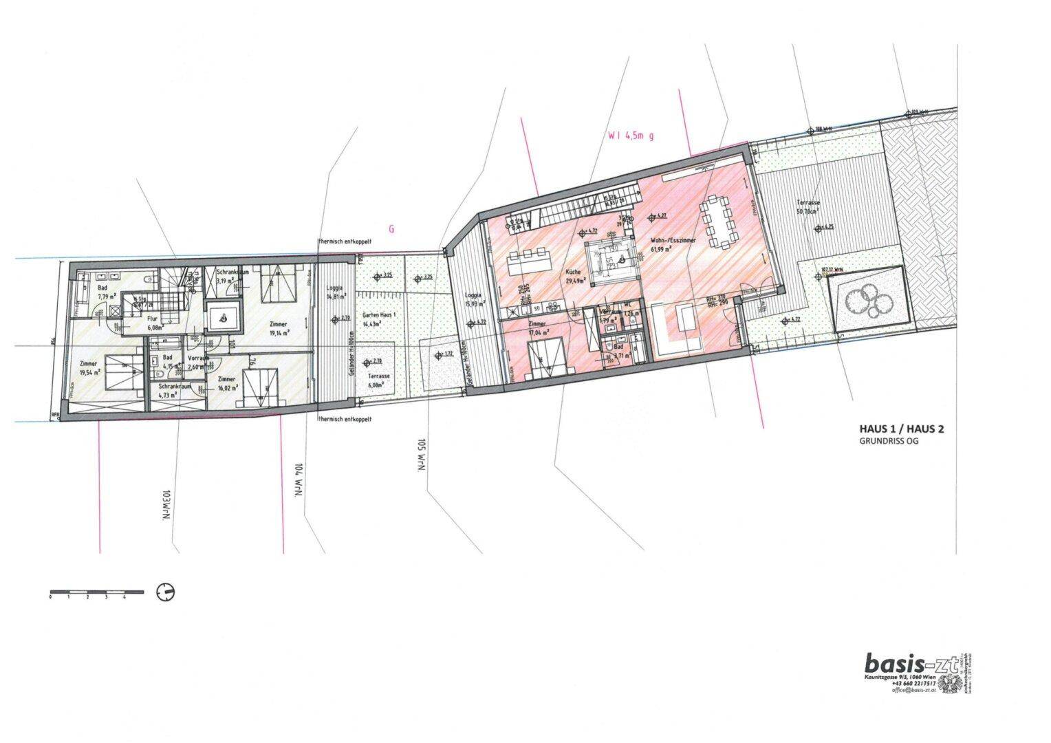 Grundriss des Obergeschosses mit Schlafzimmern, Bädern, Balkonen und Terrassen.
