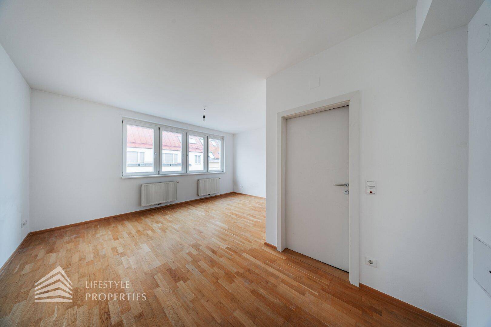 Helle Garconniere im DG, Nähe Landstraße Hauptstraße – další