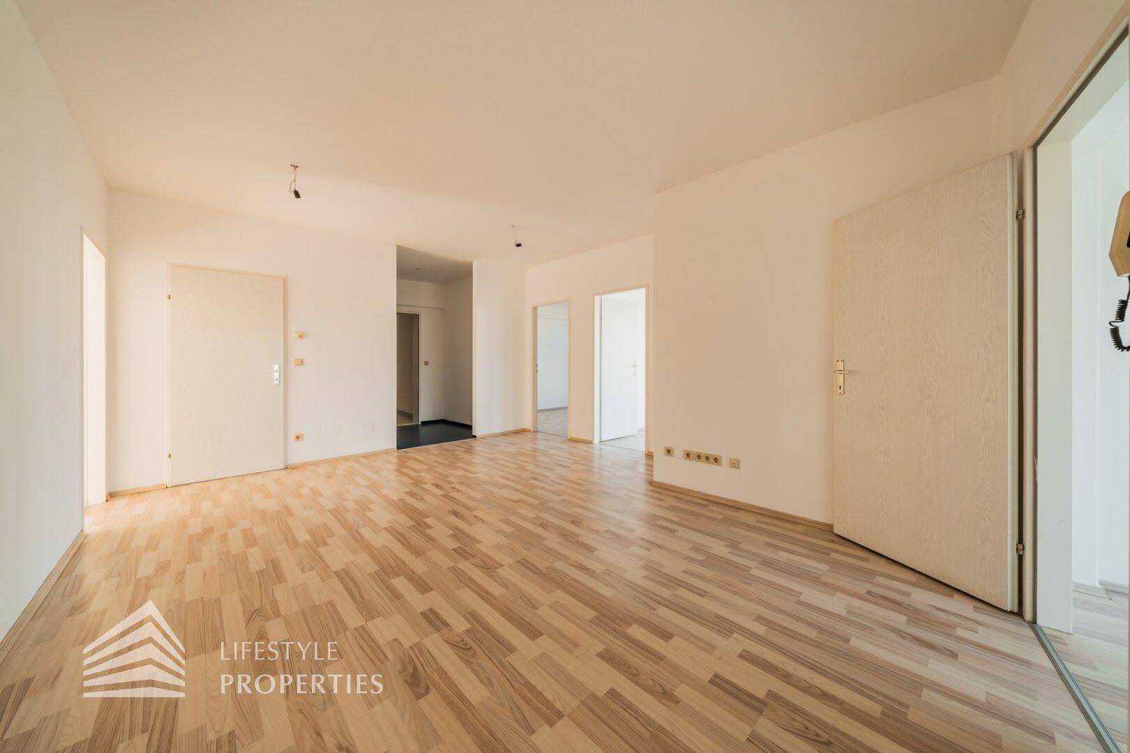 Lichtdurchflutetes 5-Zimmer Büro in Wiener Neustadt