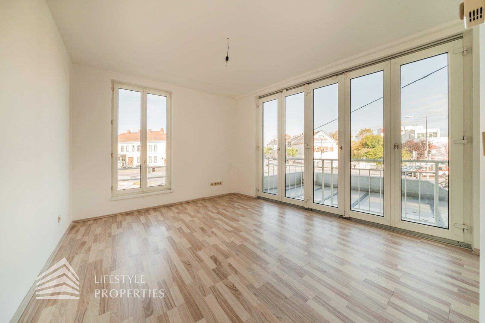 Lichtdurchflutetes 5-Zimmer Büro in Wiener Neustadt