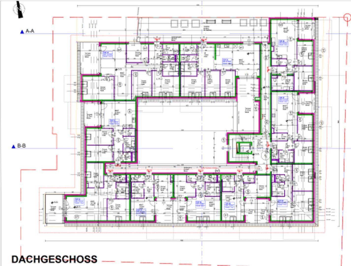 Grundriss des Dachgeschosses mit detaillierter Raumaufteilung und Dachschrägen.