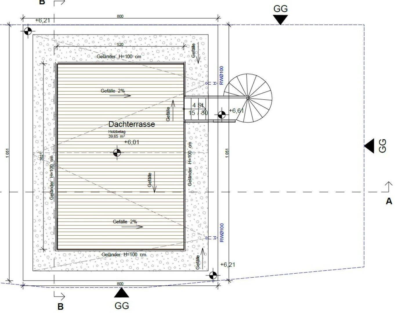 Grundriss der Dachterrasse mit Holzbelag und Zugang über eine Wendeltreppe.
