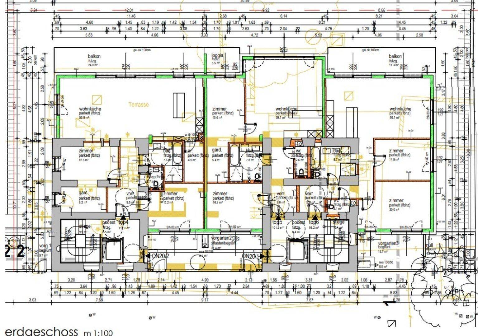 Grundriss des Obergeschosses mit mehreren Wohneinheiten, Balkonen und Terrassen.