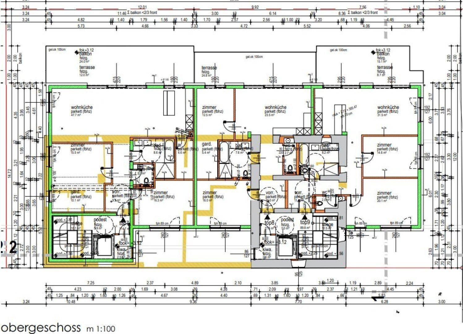 Grundriss des Dachgeschosses mit mehreren Wohneinheiten und Terrassen.