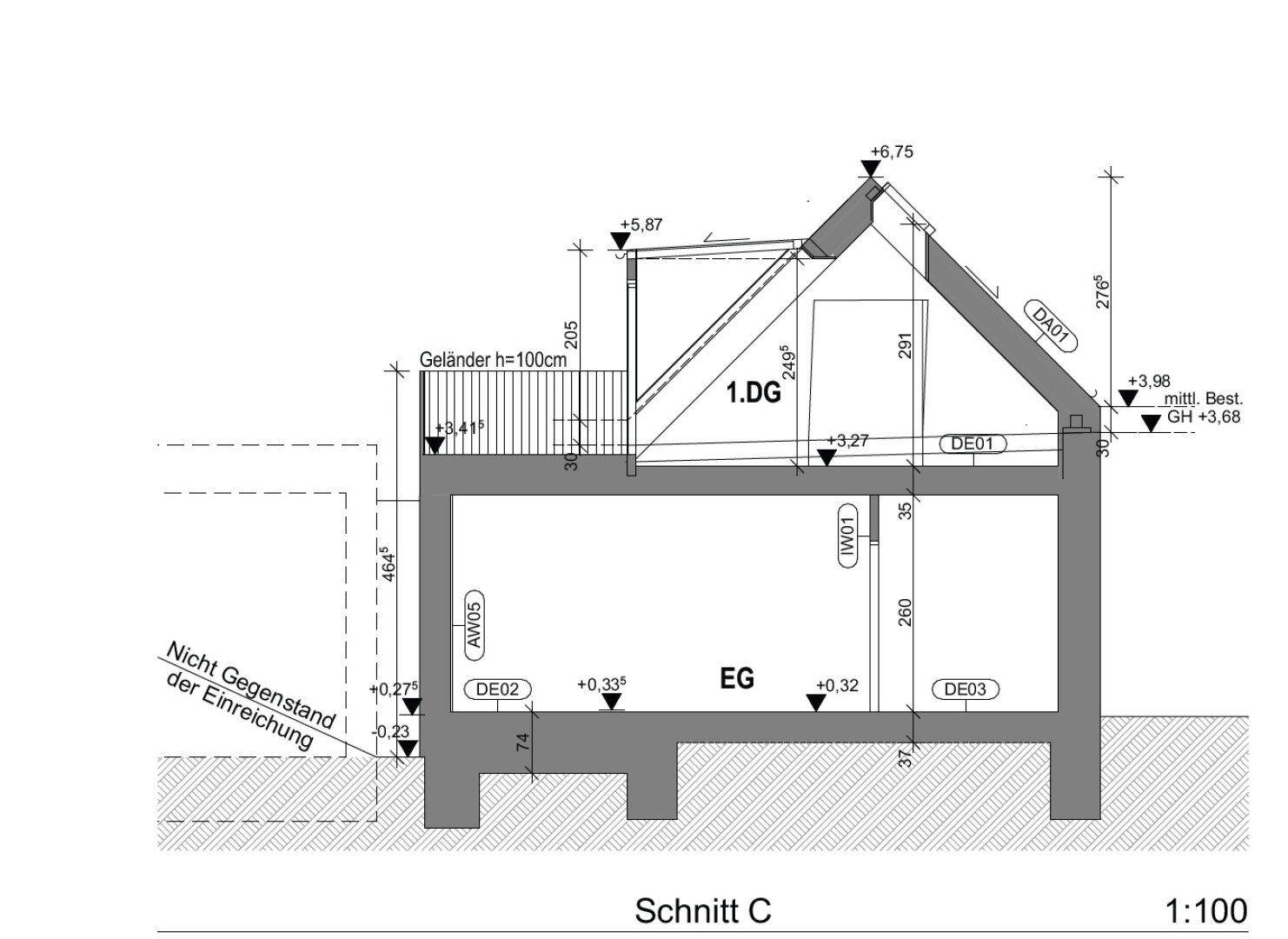 Architektonischer Schnitt C des Gebäudes, der die vertikale Aufteilung und Dachschrägen zeigt.