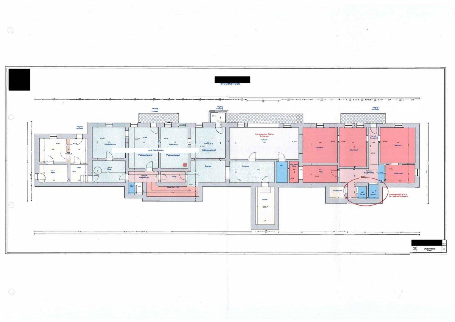 Detaillierter Grundriss des Erdgeschosses mit verschiedenen Wohn- und Funktionsbereichen.
