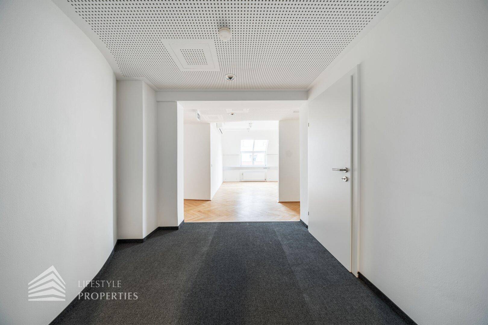 Erstbezug! Renoviertes 6-Zimmer Büro in Toplage - Ansicht 2