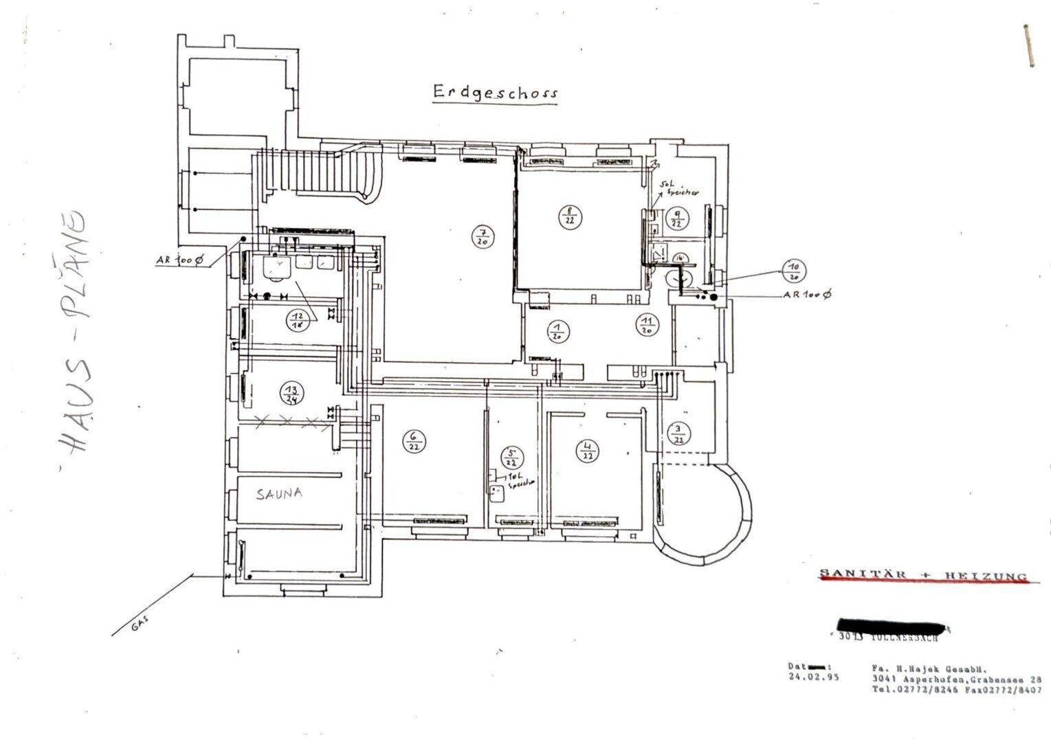 Grundriss des Erdgeschosses mit Sauna und mehreren Sanitärbereichen.