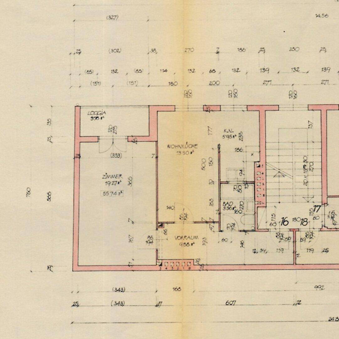 Grundrissplan mit Raumaufteilung, inklusive Wohnküche und Loggia.