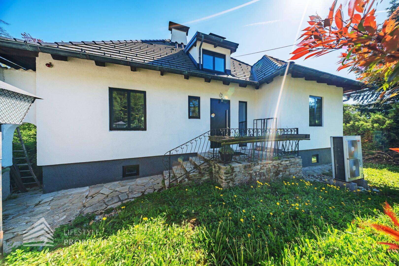 Traumhaftes Einfamilienhaus mit Gartenparadies - Ansicht 2