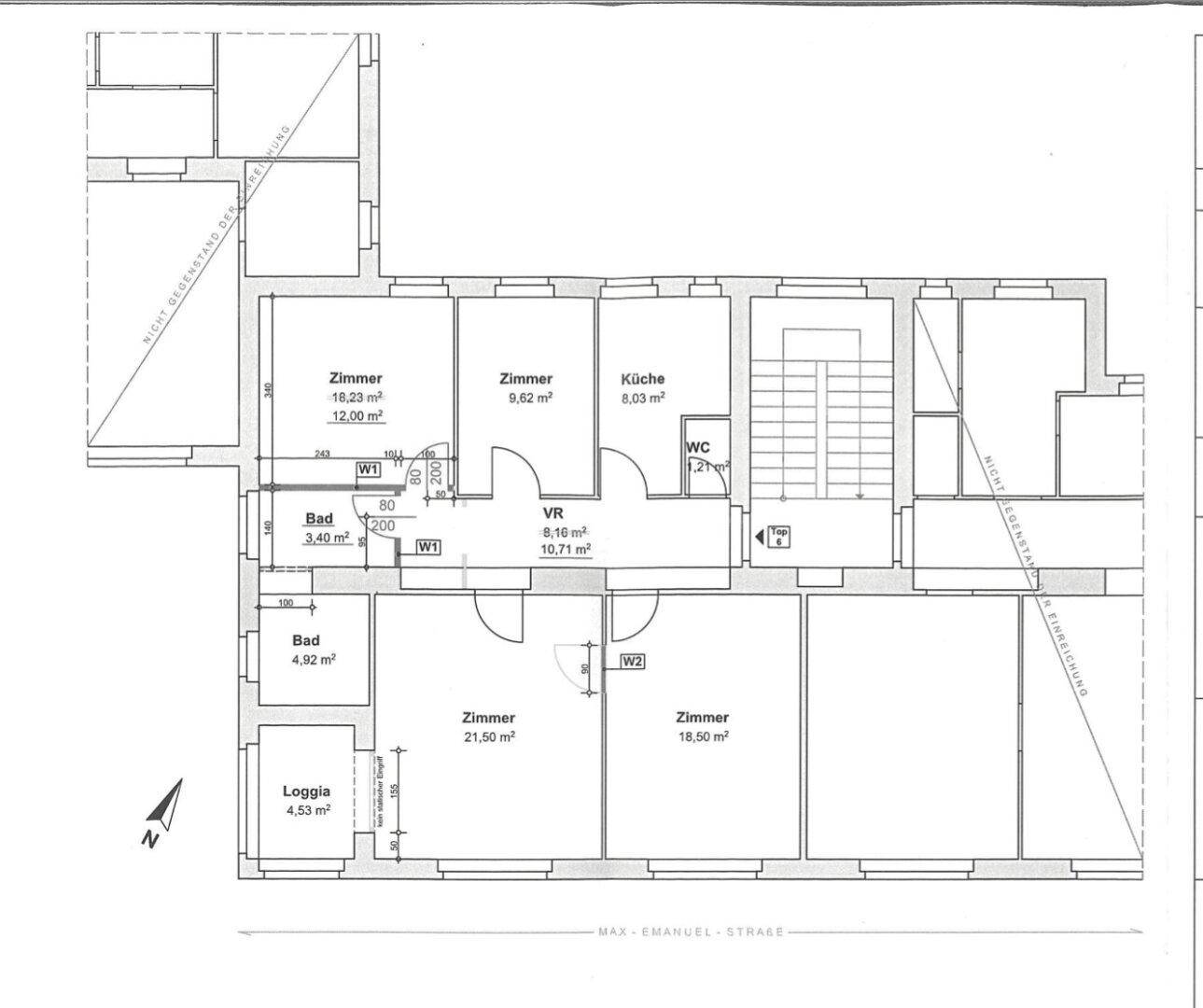 Grundriss der Wohnung mit mehreren Zimmern, Bädern, WC und Loggia.