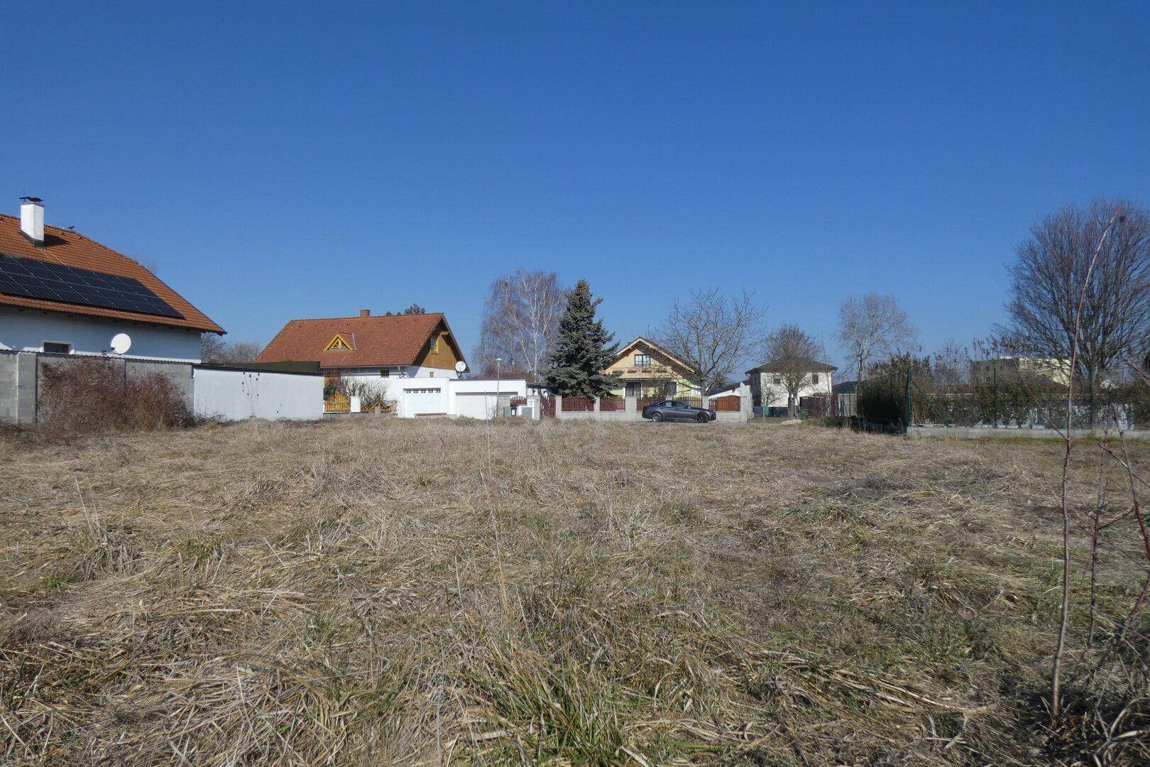 BAUGRUNDSTÜCK IN RUHIGER SACKGASSE – pohled 2