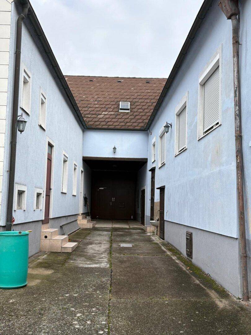 Größzügiges Zweifamilienhaus im Herzen von Breitenbrunn - Ansicht 5