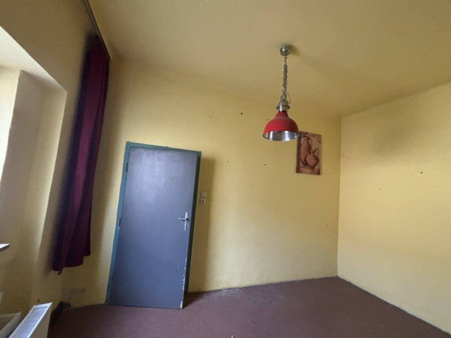 Trautmannsdorf - Seltene Gelegenheit: Ehemaliges Fuhrwerkerhaus mit Pferdestallungen, zahlreichen Nebengebäuden und beeindruckendem Entwicklungspotenzial - Ansicht 4