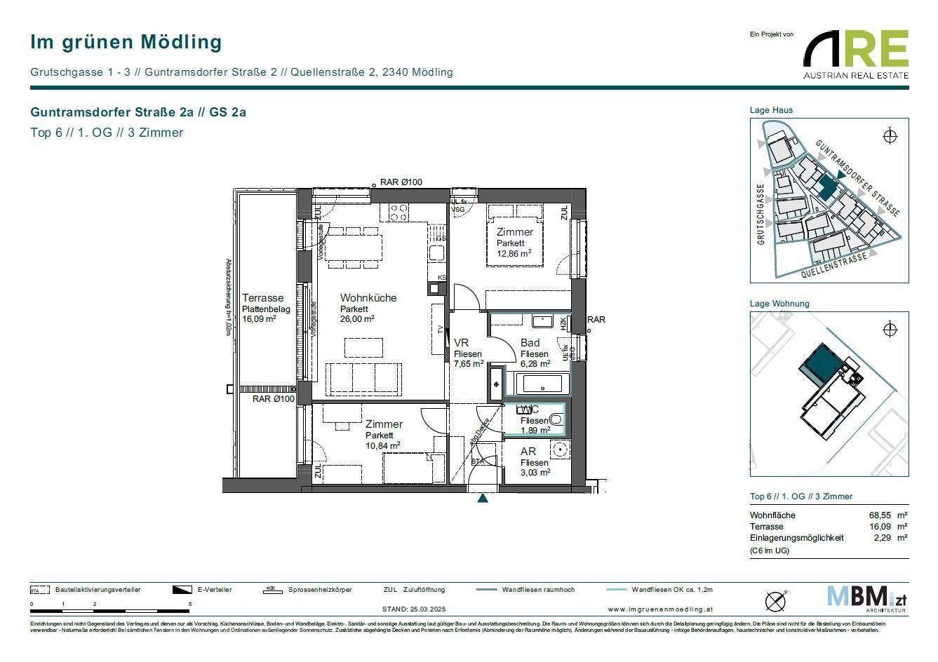 Detaillierter Grundriss einer 3-Zimmer-Wohnung mit Terrasse, Balkon und offenem Wohnbereich.