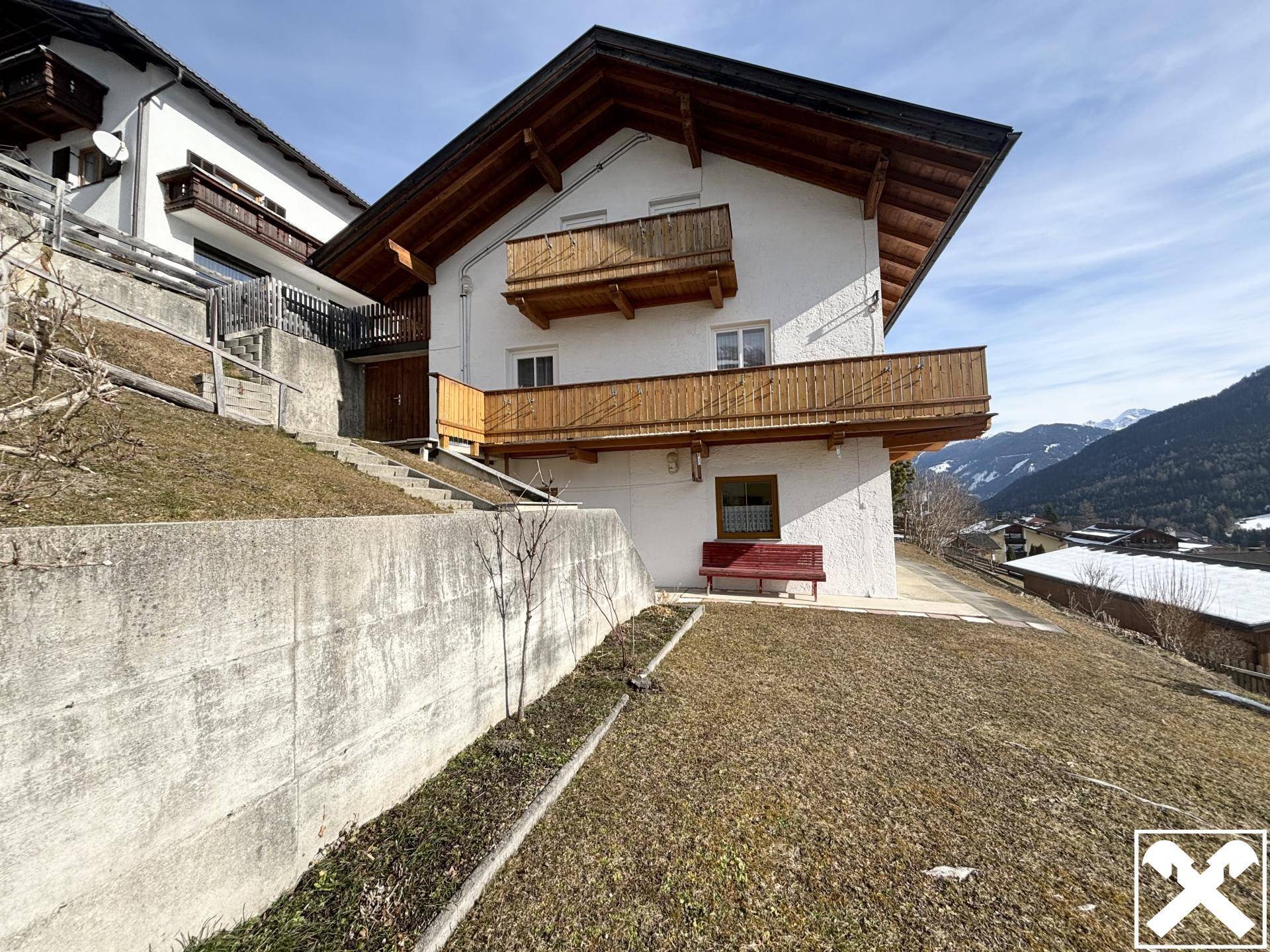 Haus mit Traumaussicht in Trins – viel Platz &amp; großes Potenzial für Ihr Traumzuhause! - Ansicht 4