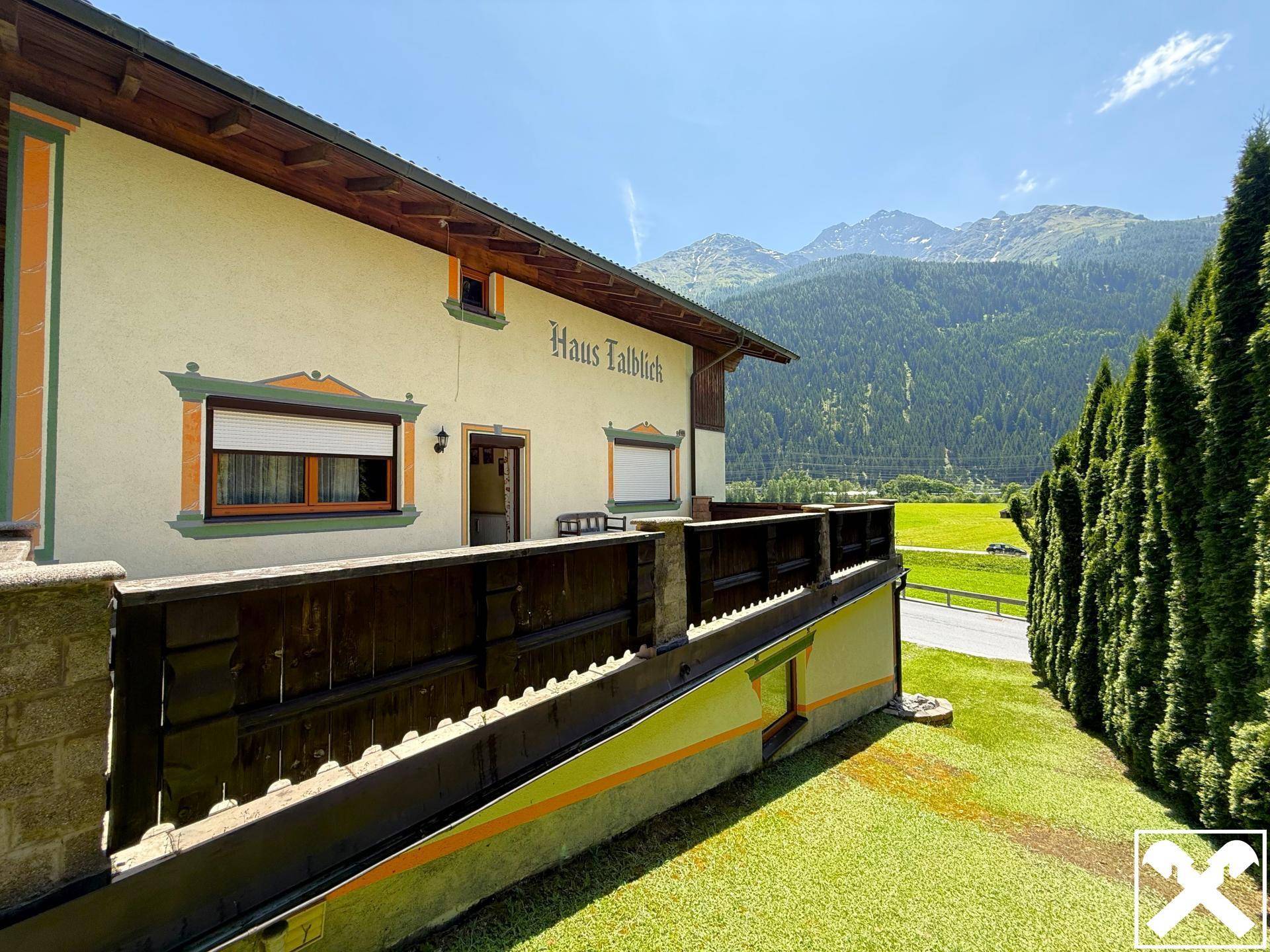 Garten und Terrasse Westseite