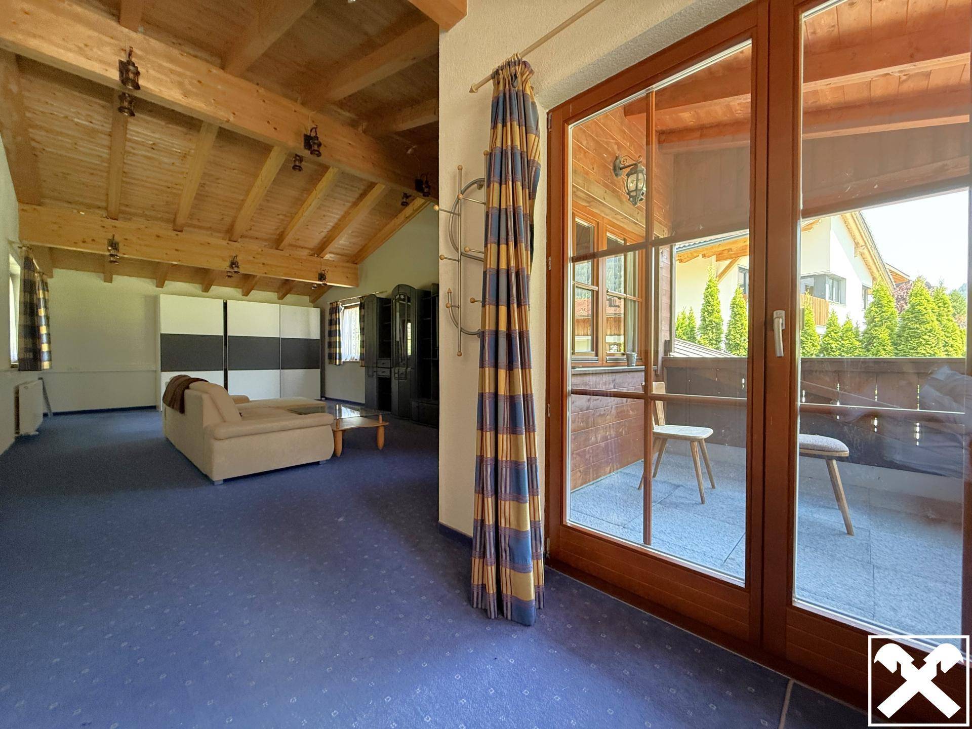 Büro und Balkon OG