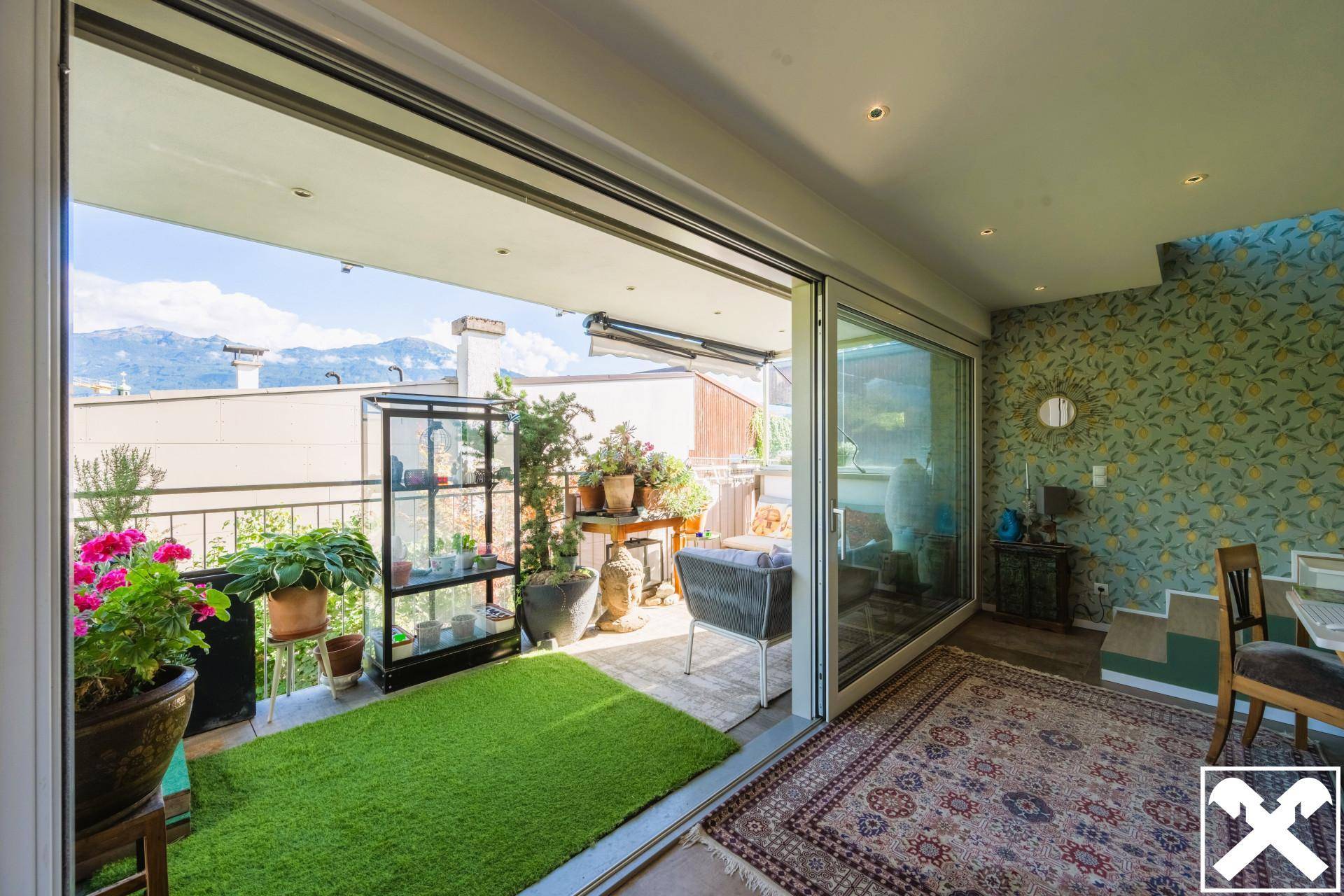 Loggia 1 Stock