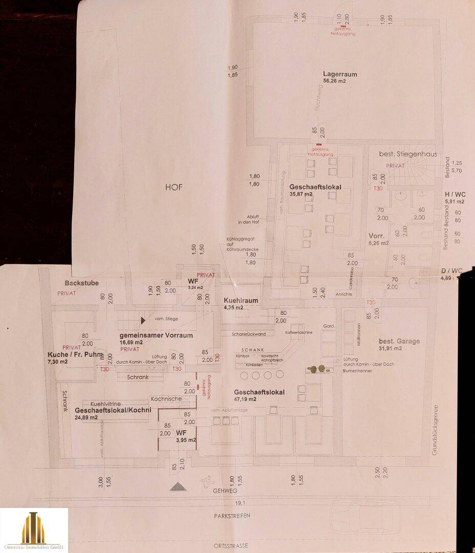 Grundriss des Erdgeschosses mit Geschäftsräumen, Küche, Garage und Hofbereich.