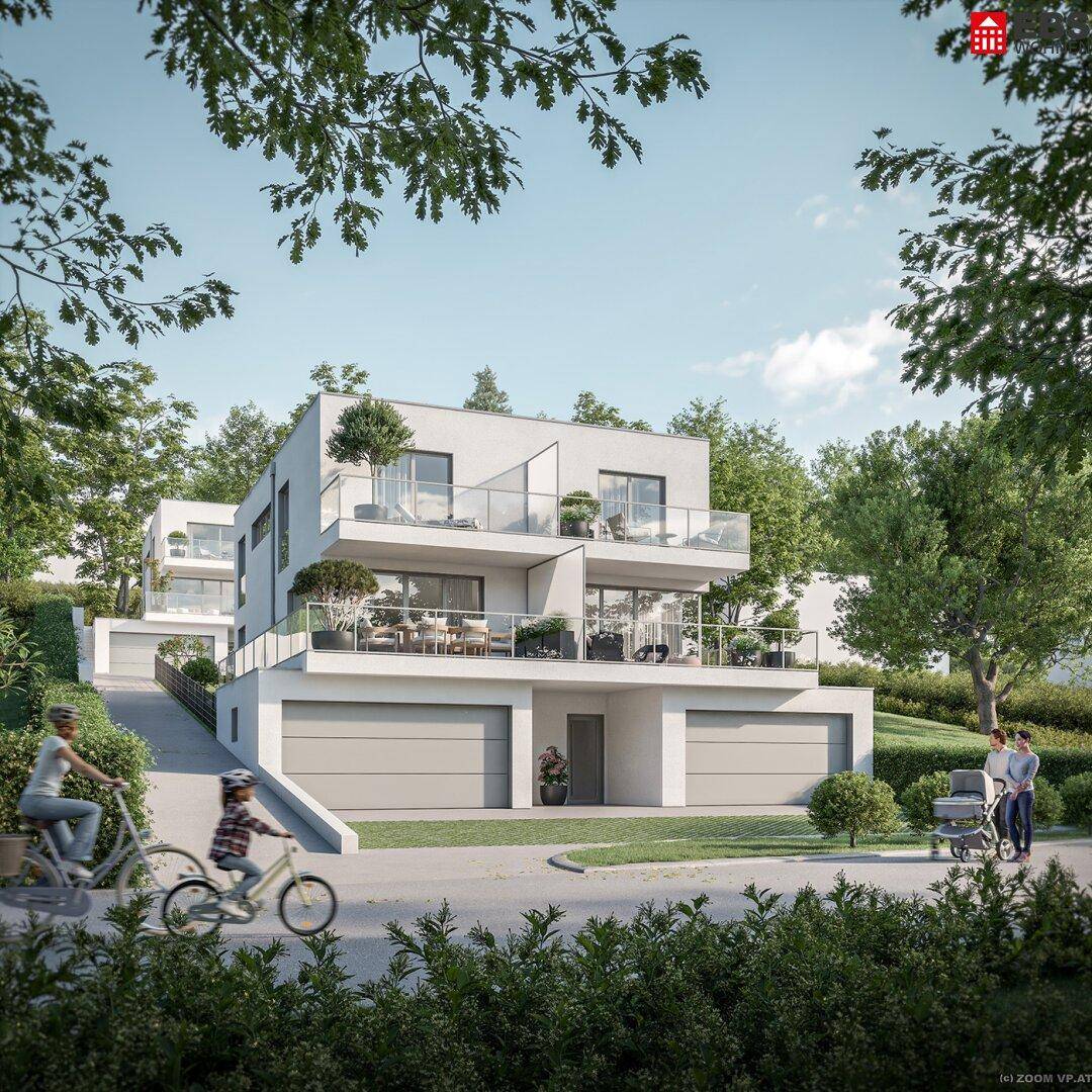 Moderne Doppelhaushälfte mit mehreren Terrassen, Garagen und umgebender Grünfläche.