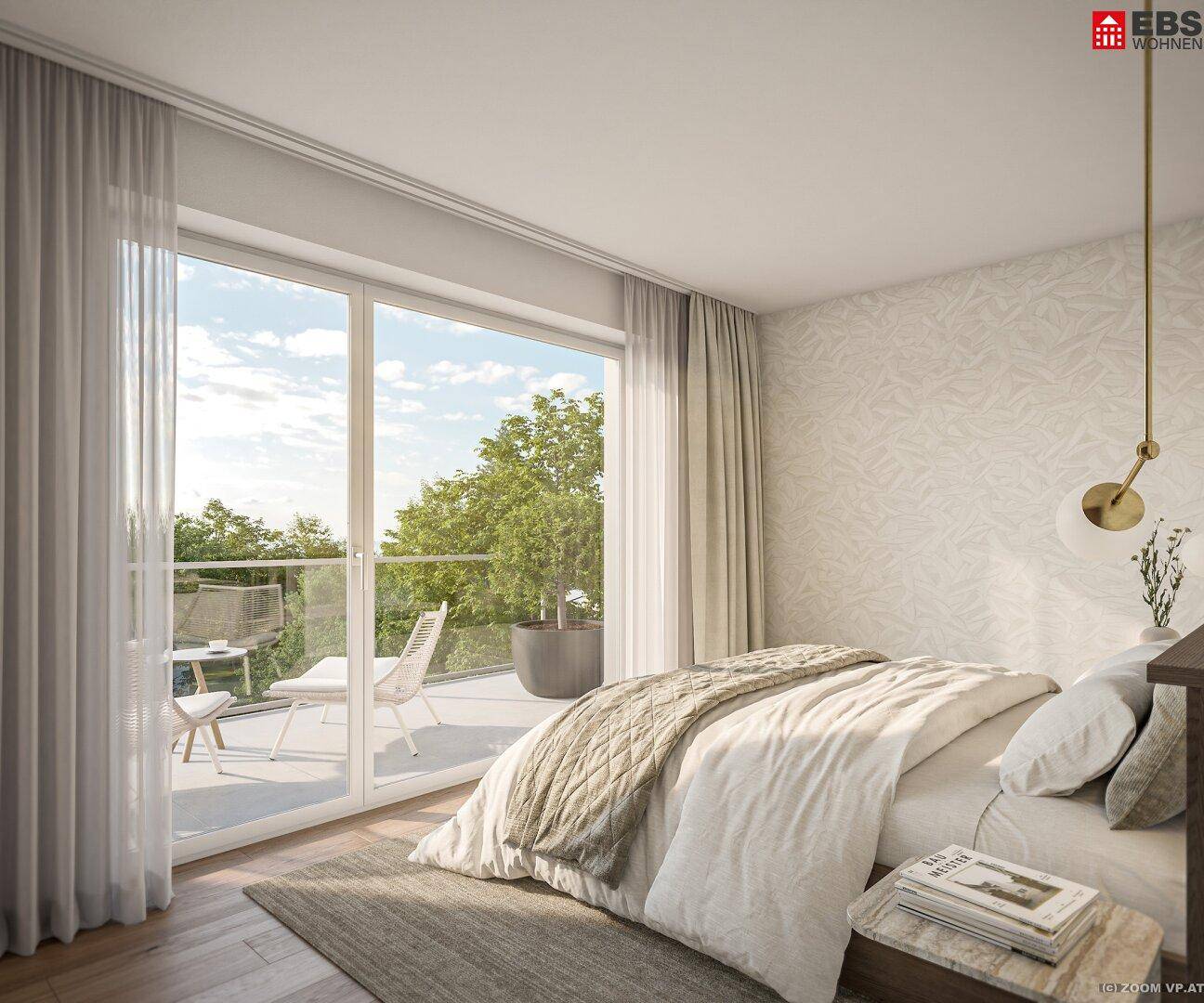 Schlafzimmer mit Zugang zu einem Balkon und Blick ins Grüne.