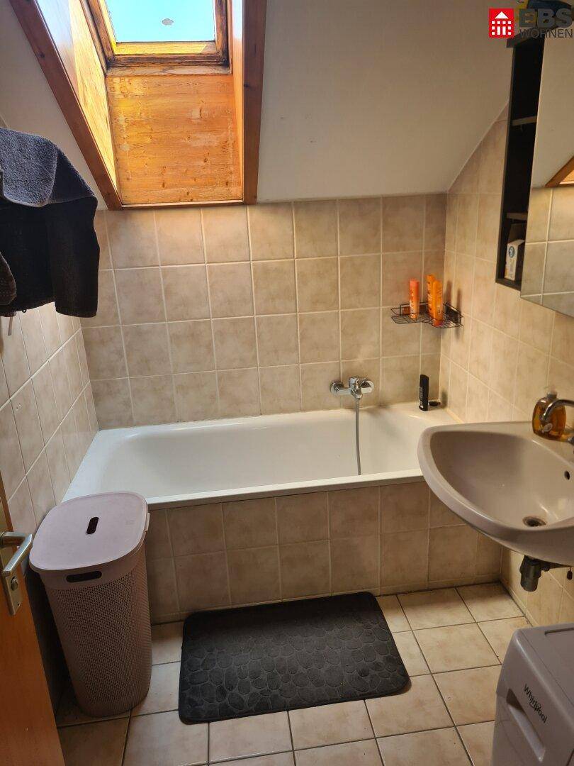 Bad mit Badewanne