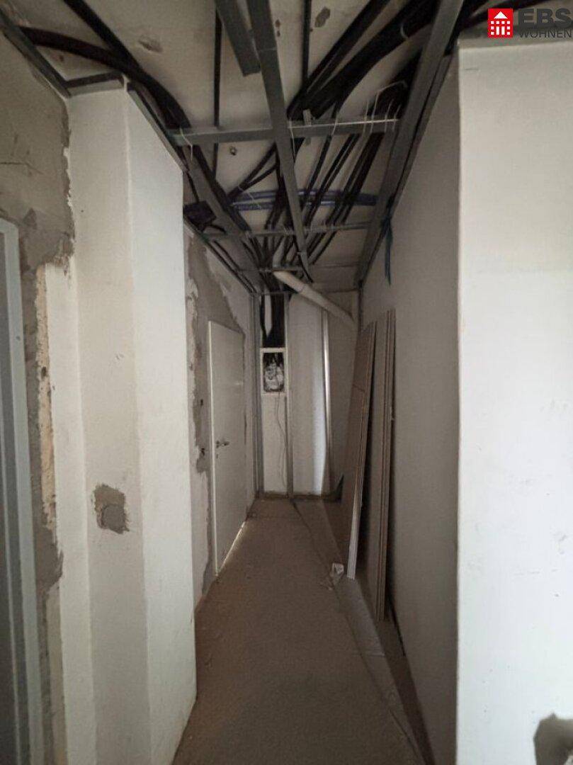 Derzeit in Sanierung! Ein Ort zum Ankommen: Großzügige 2-Zimmerwohnung mit viel Tageslicht - am Minnesängerplatz - Froschberg! Verfügbar ab 01.08.2026! - Ansicht 3