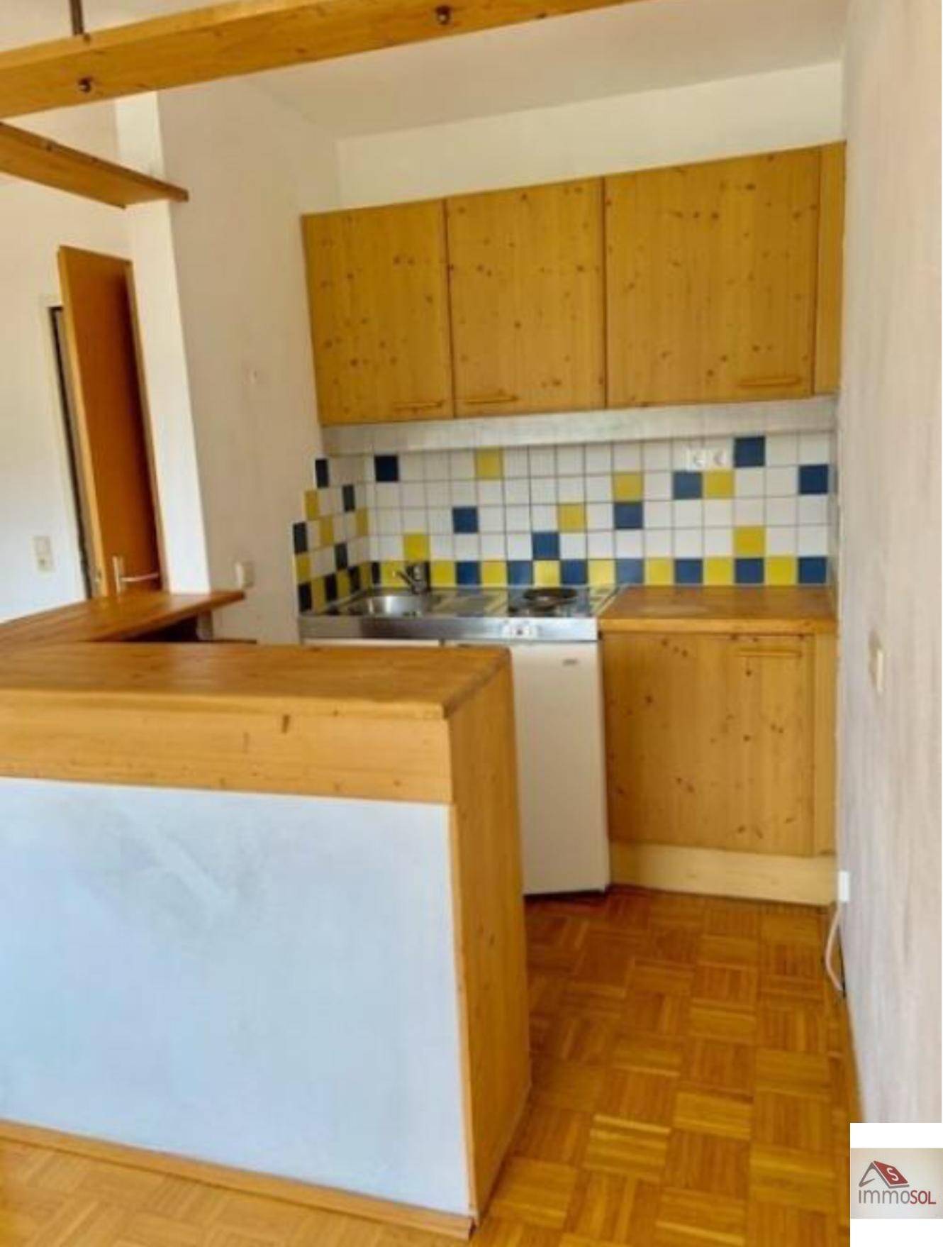 Küche mit Holztheke