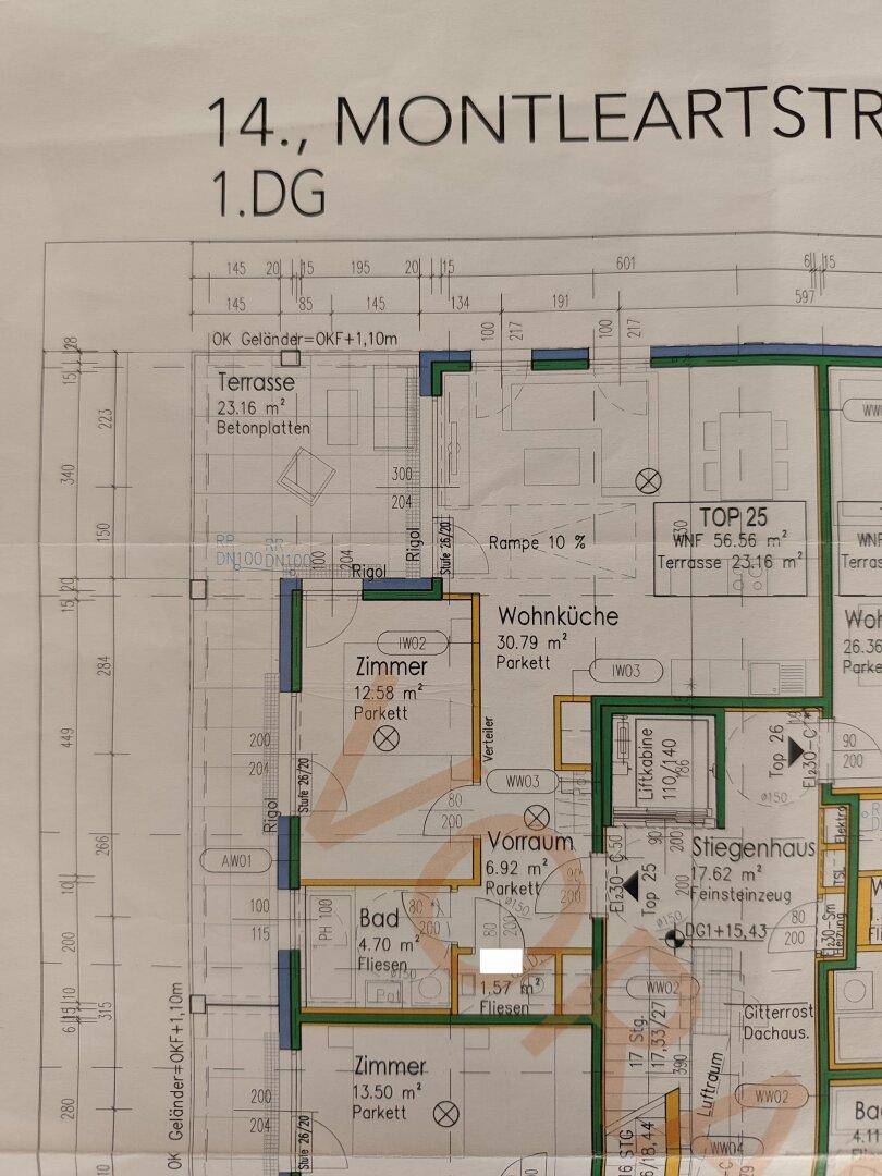 Grundriss des ersten Obergeschosses mit Terrasse, Zimmern und Wohnküche.