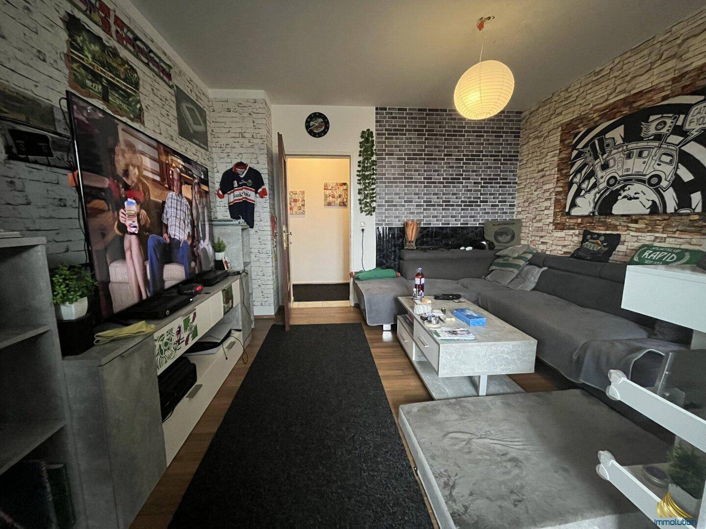 Traumhaft aufgeteilte Wohnung in Asten - Teilsaniert, Loggia &amp; Stellplatz inklusive - Ansicht 2
