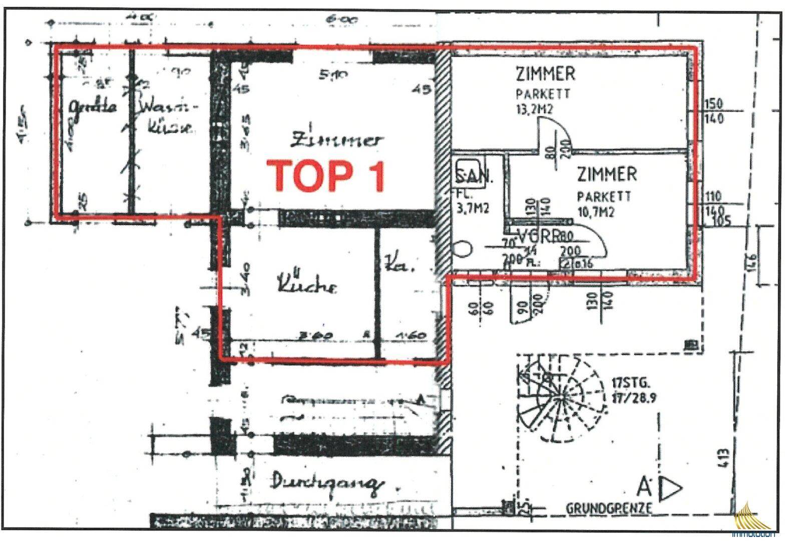 Grundriss für Top 1 mit Zimmern, Küche und Bad.