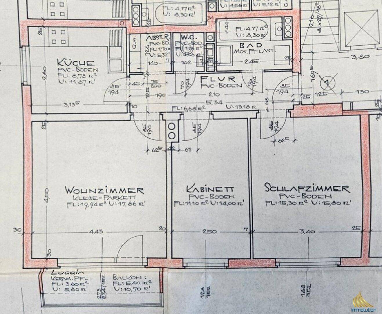 Handgezeichneter Grundriss einer Wohnung mit Wohnzimmer, Küche und Schlafzimmern.